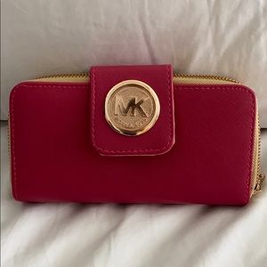 Michael Kors Pretty in Pink Wallet🌷